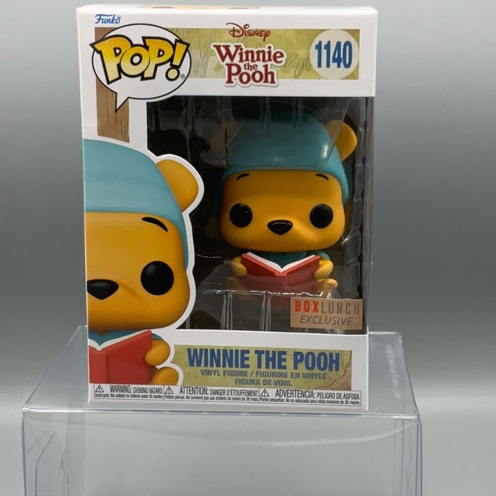 1140 Disney Winnie the Pooh Reading A book Boxlunch Exclusive Funko Pop